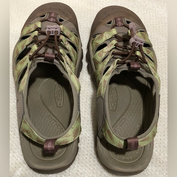 Keen Women’s size 10 Water Sandals Newport Closed Toe Smokey Bear - Picture 6 of 11